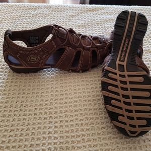 NEW Skechers shoes